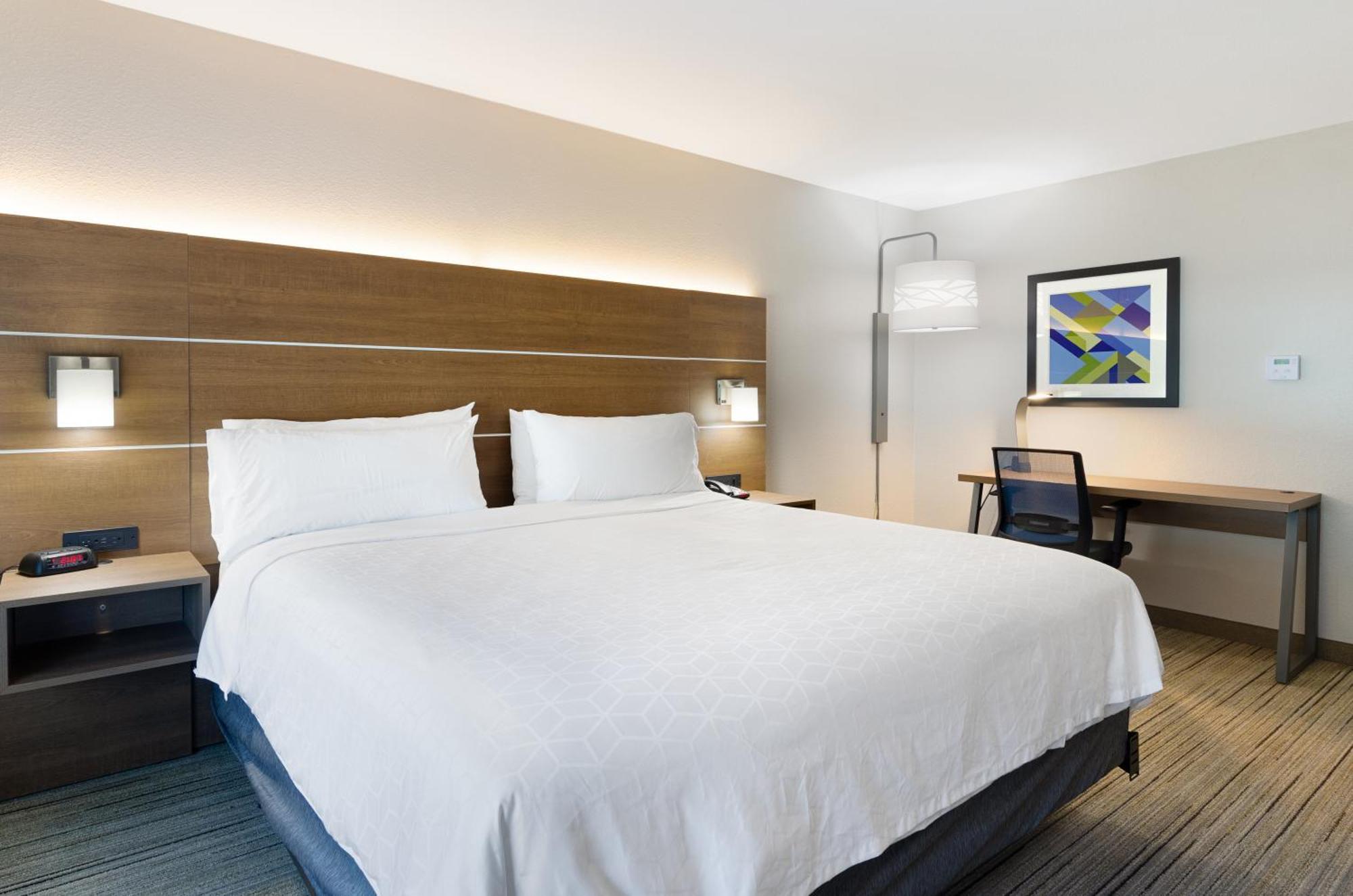 Hotel Express & By Ihg 2*