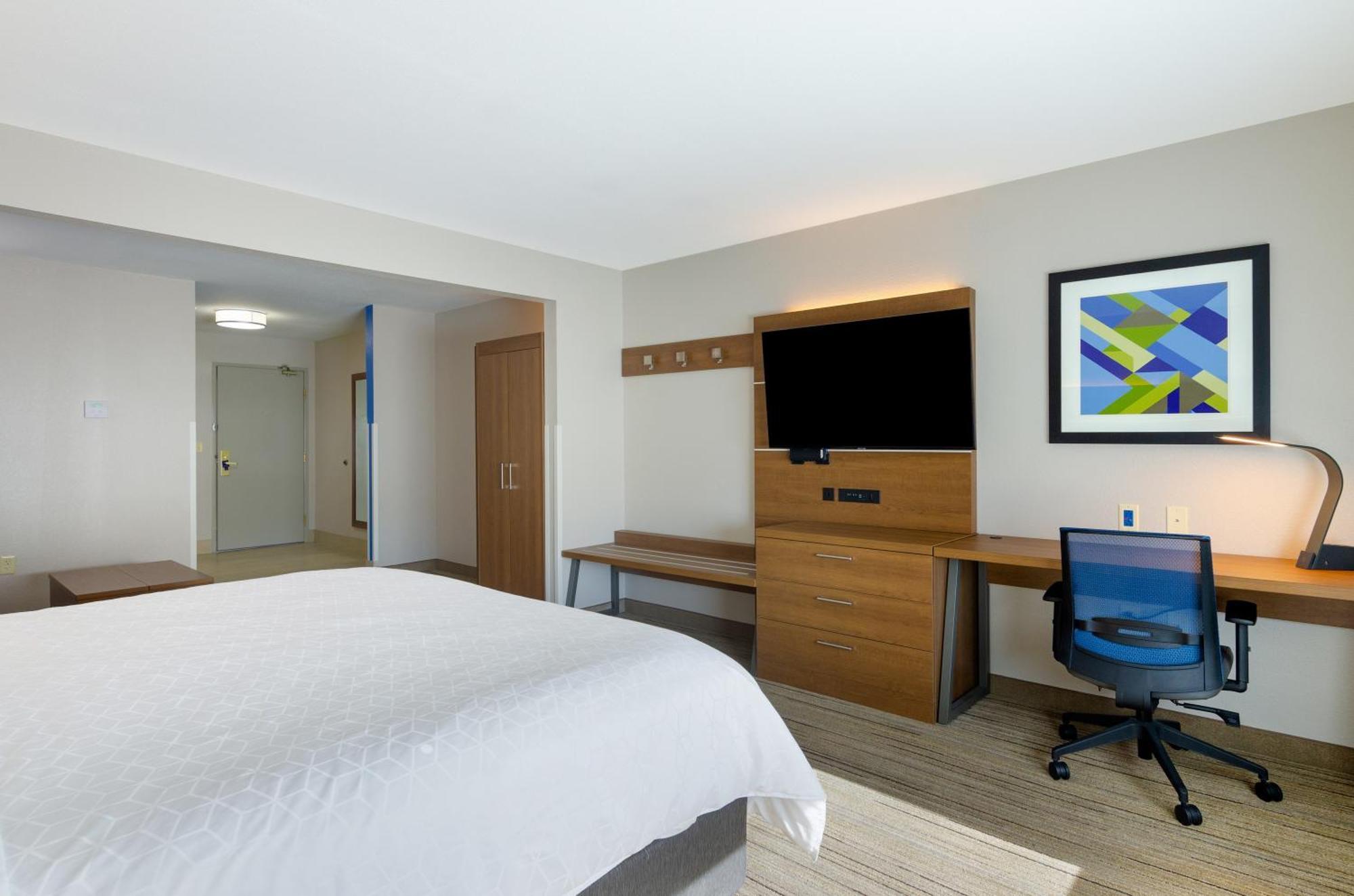 Express & By Ihg